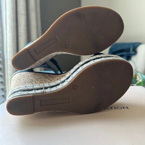 New BCBG generation wedges . Size 7.5 - Picture 5 of 7